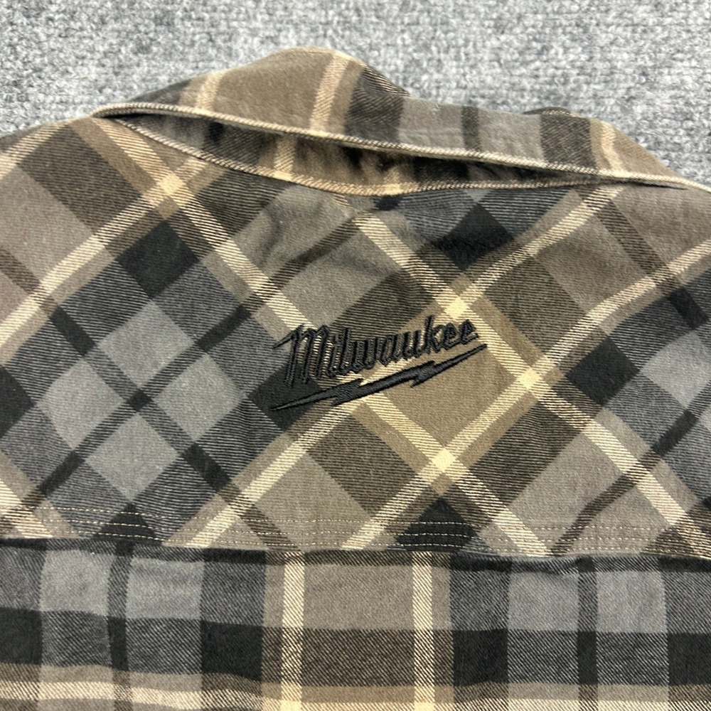 Milwaukee Gridiron Shirt Mens XL Brown Plaid Flannel Workwear Button Up Logo - Picture 6 of 6